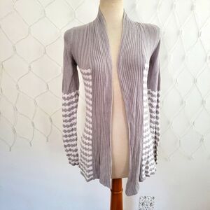 Belldini Gray and White Women's Sweater / Open Face / Size Small